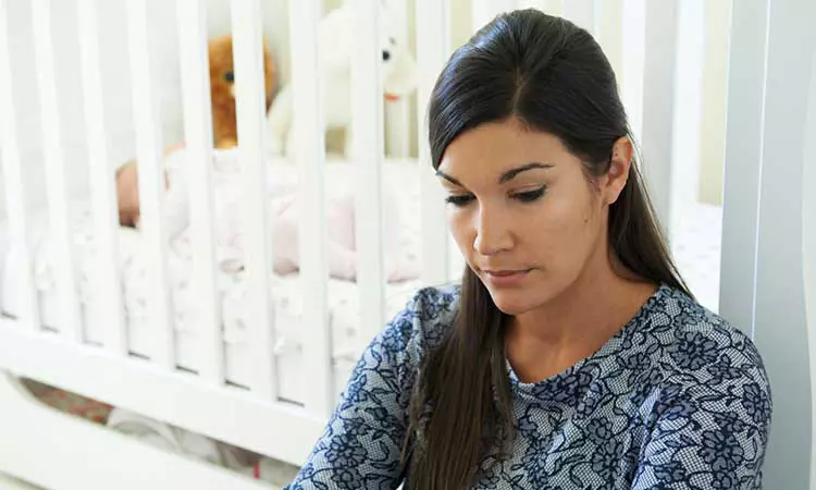 5 SIGNS OF POSTPARTUM DEPRESSION YOU SHOULD KNOW