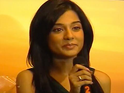 Amrita Rao on Dr Batra's Photo Exhibition Moody Blues